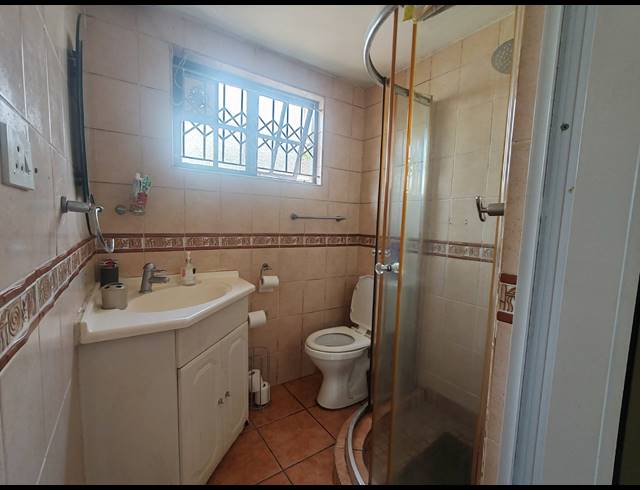 4 BEDROOM HOUSE TO LET IN SOUTHGATE